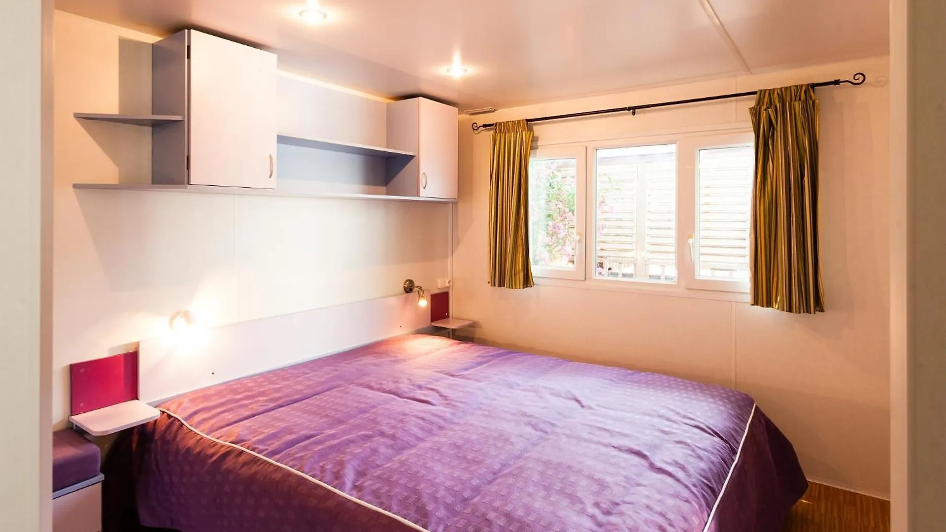 Eurocamp Mobilhomes At Brioni Sunny Campsite プーラ クロアチア