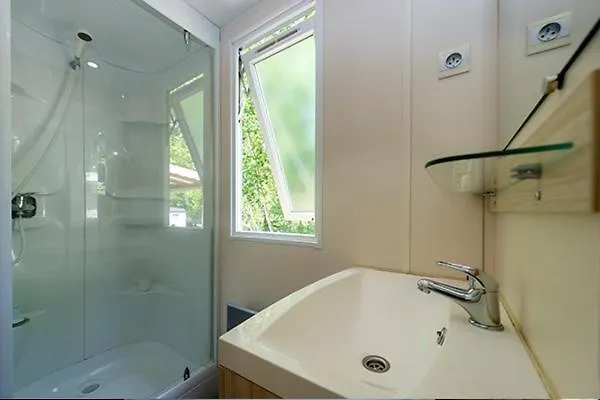 Eurocamp Mobilhomes At Brioni Sunny Campsite プーラ クロアチア