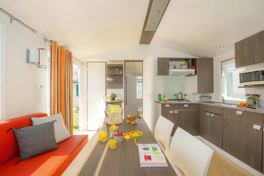 Eurocamp Mobilhomes At Brioni Sunny Campsite Pula 0*,  Croatia
